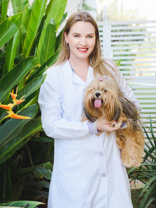 ciciane marten dermatologista veterinário campinas